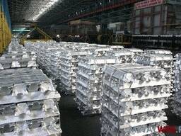 Алюминиевые слитки (AL A7, не менее 99,7%),