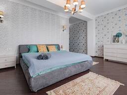 Апартаменты рядом с монументом Байтерек