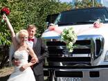 Аренда лимузина на день рождения и выписка из роддома, трансфер в аэропорт - фото 1