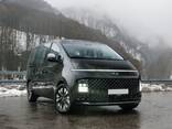 **Аренда минивэна Hyundai Staria 2024 VIP с водителем в Алматы 9 мест - фото 1