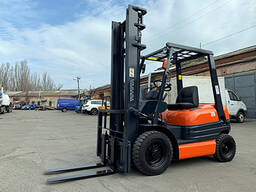 Бензиновый вилочный погрузчик Toyota 6FG20