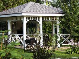 Беседка деревянная с мягкой кровлей