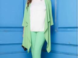 Брючный костюм с накидкой от белорусского бренда Anastasia.