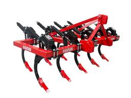 Чизель-глубокорыхлитель пружинного типа с зубчатым катком. Турция