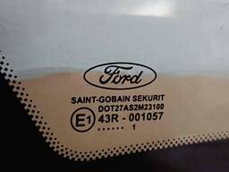 Cтекло боковое Ford Focus