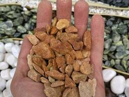 Цветная каменная крошка для ландшафтного дизайна