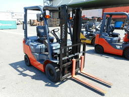 Дизельный вилочный погрузчик Toyota 8FD15