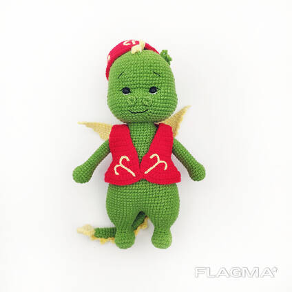 Дракон в национальном костюме