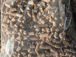 Древесный наполнитель для кошачьего лотка