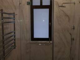 Душевые кабины, шторки для ванной.