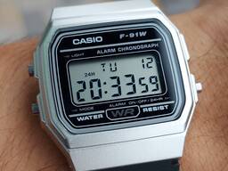 Электронные наручные часы Casio F-91. Оригинал. Япония. Винтажные часы