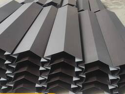 Колпаки на кирпичные столбы забора