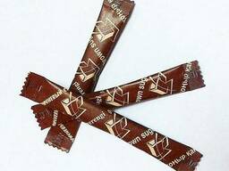 Коричневый и белый сахар с вашим логотипом.