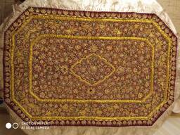 Ковер из индии вышитый полудрагоценными камнями