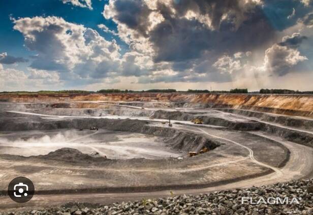 Месторождение медь, железо , марганец, золото.