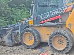 Минипогрузчик многофункциональный LiuGong 375B 2018г / 2000 час $17,200