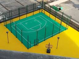 Монтаж качественного резинового покрытия.