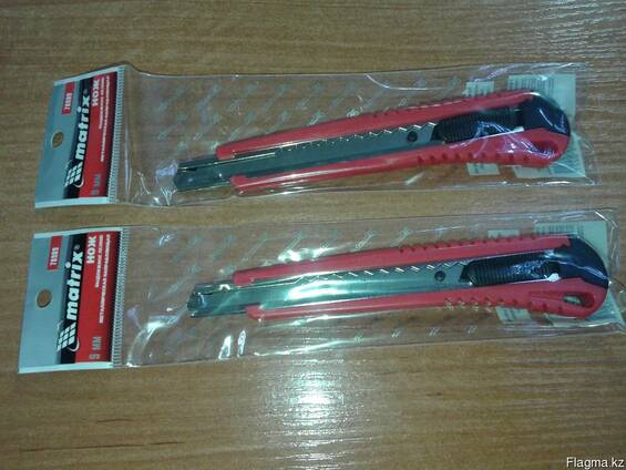 Нож макетный 9 мм с металлической направляющей