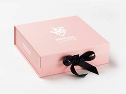 Пакет с логотипом