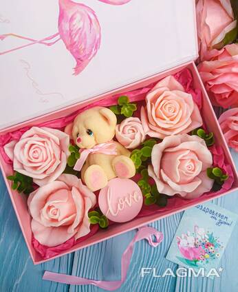 BOX Цветы с молочным шоколадом ручной работы