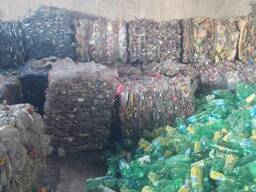 Прессованные ПЭТ бутылки