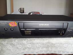 Продам полный видеомагнитофон Panasonic NV-225 в отличном состоянии. Про-во Япония. 4 гол