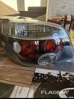 Продам заднюю левую фару на Мицубиси аутлендер 2006 года