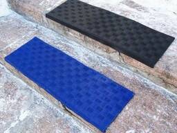 Проступи противоскользящие на лестницы, напольные резиновые покрытия