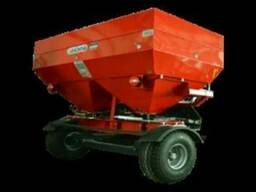 Разбрасыватели удобрений прицепные от 2500-6000 литров