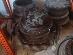 Редуктор хода для HITACHI 450 в разборе