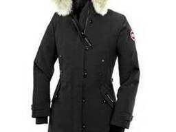 Стильная женская парка от Canada Goose черная