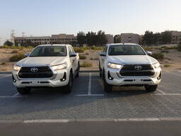 Toyota HILUX 2, 7L GLX 4x4, Бензин КПП Механика, Средняя комплектация 2021 модель.