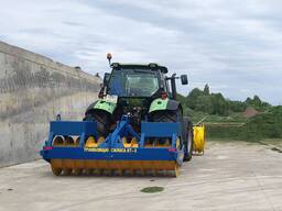 Трамбовщик силоса КТ-3