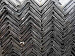 Уголок горячекатаный 5—250 мм, толщина 0,8—40 мм