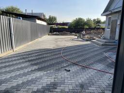 Укладка тротуарной плитки “брусчатка”