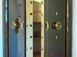 Вскрытие сейфов, машин, дверей.