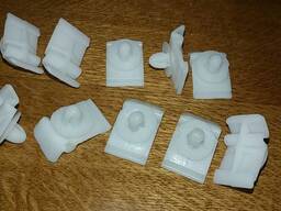 Nissan X-Trail T30 2001-2013 Lower door moulding clips (10pcs)