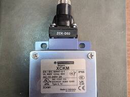 XCKM102 Концевой выключатель выгрузного затвора бетоносмесителя.